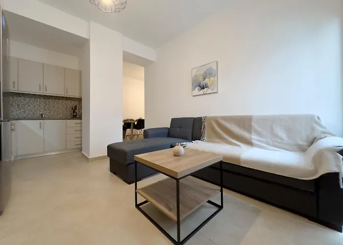 Glenvar Heights A2 Spacious Apt In Paleo Faliro