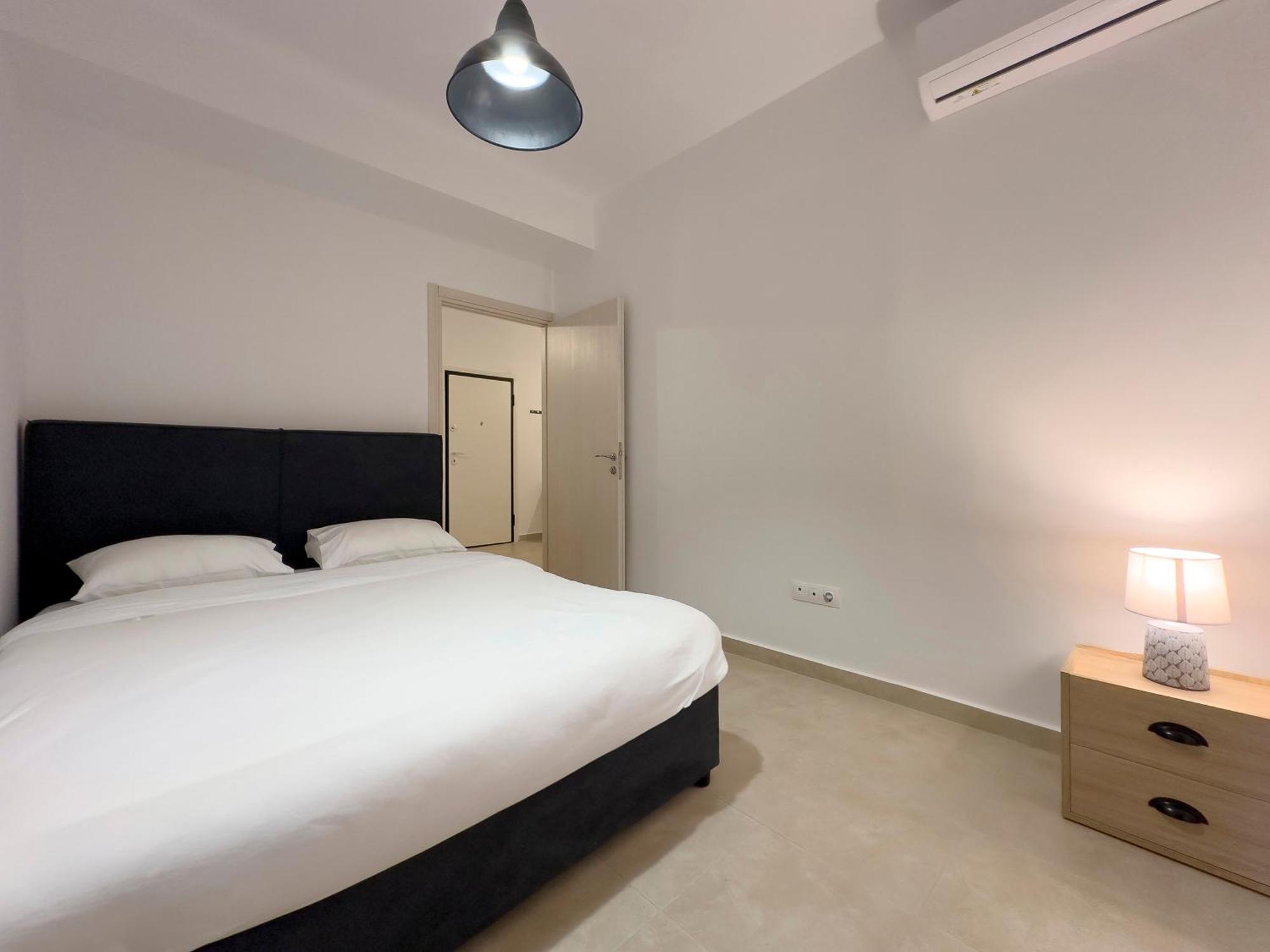 Glenvar Heights A2 Spacious In Paleo Faliro Apartment *
