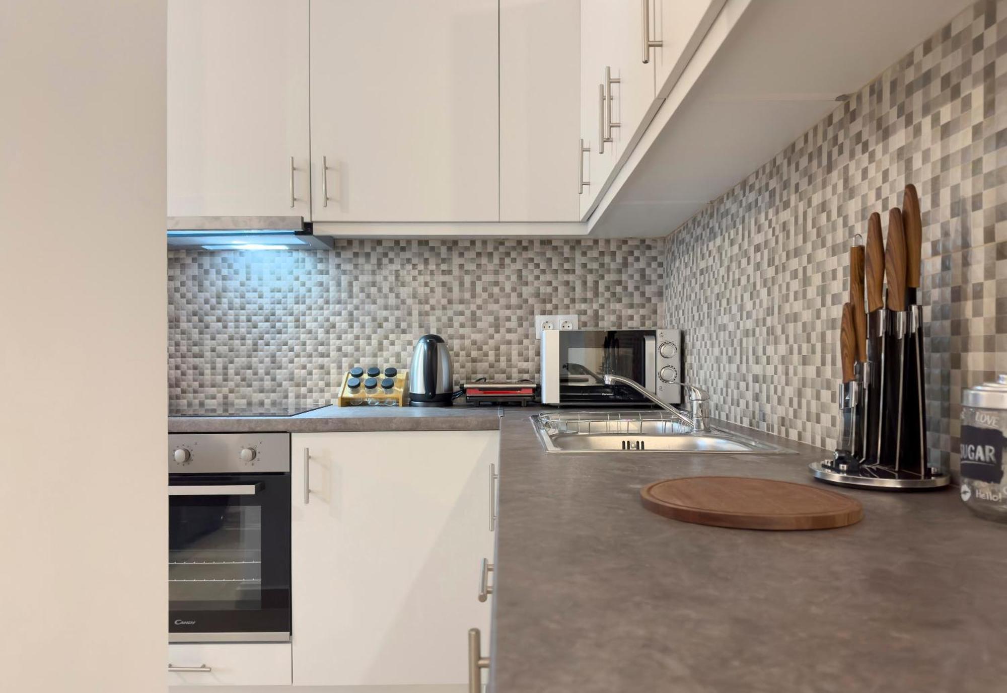 Glenvar Heights A2 Spacious In Paleo Faliro