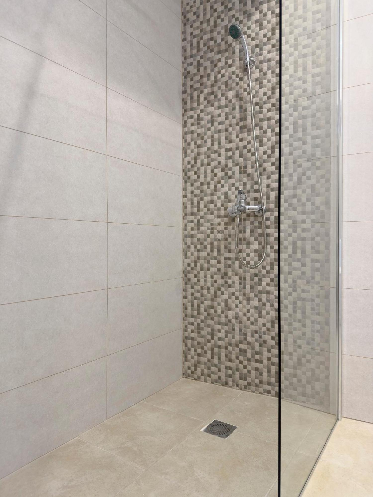 Glenvar Heights A2 Spacious In Paleo Faliro *